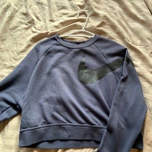 super cute nike cropped hoodie💙🤍